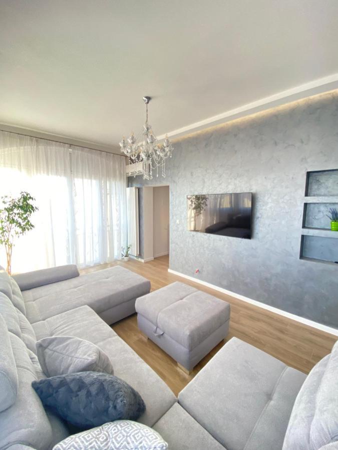 Lana Apartment *