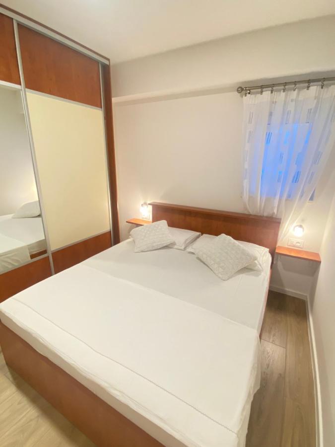 Lana Apartment *
